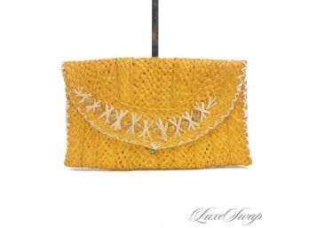 PERFECT SUMMER! VINTAGE 1970S ANONYMOUS MARIGOLD RAFFIA STRAW WOVEN CLUTCH BAG W/BACK HAND STRAP!