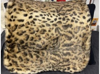 IMPRESS THE WHOLE PRIDE!!! BRAND NEW WITHOUT TAGS SOLGERI SMALL FAUX FUR LEOPARD PRINT PILLOW COVER
