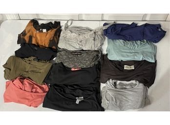 POUR YOURSELF A MEGA PINT TO BID ON THIS MEGA LOT!! WOMENS LOT OF 12 TOPS- H&m, NY&c AND OTHERS SIZE M-XL