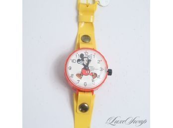 ORIGINAL VINTAGE 1977 MICKEY MOUSE BY MARX TOYS LARGE WATCH