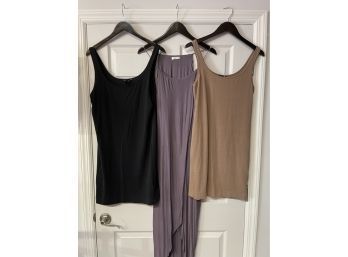 MODERN AND RECENT WOMENS LOT OF 3 BLACK, MOCHA AND GRAPE TANK TOPS, ONE ULTRA LONG MOD REF & H&m SIZE M-L