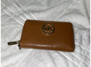 #10 MICHAEL KORS VICUNA BROWN LARGE MK COIN LOGO PEBBLED LEATHER DAY WALLET