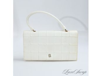 NEAR MINT AND HAS THE ORIGINAL TAGS! VINTAGE 1960S VERNI MADE IN USA WHITE BOX QUILTED FLAP BAG WITH TOPHANDLE