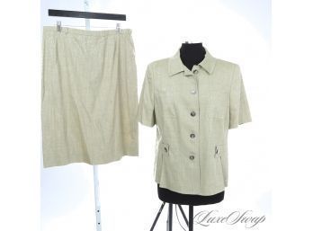 NEAR MINT $2000 AKRIS 2 PIECE SKIRT SUIT IN SOLID LIME GREEN SILK BLEND SHORT SLEEVE JACKET AND SKIRT 14