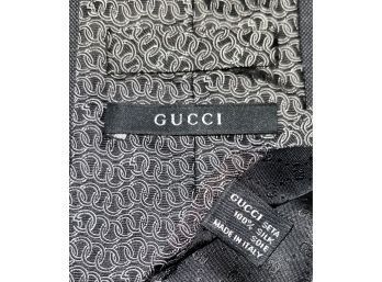 THE ONE EVERYONE WANTS!! AWESOME GUCCI STEEL GREY CHAINLINKED G-MONOGRAM MADE IN ITALY PURE WOVEN SILK TIE