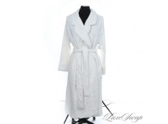 THESE ARE THE BEST! BRAND NEW UNUSED CUDDLEDOWN WHITE SOFT FLEECE PLUSH FLORAL DEBOSSED WOMENS ROBE XL