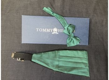 WITH THE BOX!! MINT TOMMY HILFIGER PURE SILK VIBRANT GREEN BOW TIE AND CUMBERBUND SET