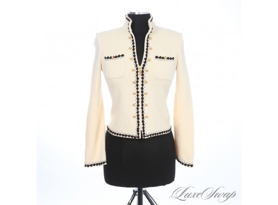 SO CHANEL-ISH! ST. JOHN CREAM IVORY BOUCLE STRETCH KNIT BLACK TRIMMED GOLD BUTTON JACKET MADE IN USA 2