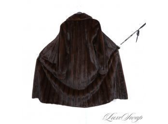 A TRULY EXCEPTIONAL WOMENS GENUINE MINK FUR COAT, FLOOR LENGTH IN A STUNNING REDDISH INFUSED NATURAL BROWN