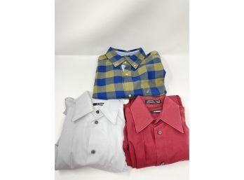 MENS LOT OF 3 DRESS SHIRTS  - 2 SOLID WHITE AND RED CLAIBORNE AND 1 BLUE PLAID NAUTICA SIZE 14 1/2 - M