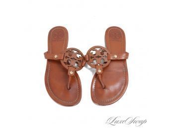 VACATION READY! FANTASTIC CONDITION TORY BURCH VICUNA BROWN TOE THONG SANDALS WITH MONOGRAM COIN 8