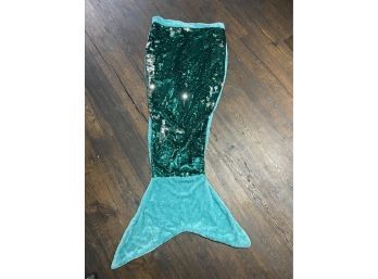 Mermaid Tail Throw With Reversible All Over Sequin In Turquoise