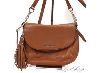 #13 A TIMELESS AND SUMPTUOUSLY SOFT MICHAEL KORS VICUNA BROWN GRAINED LEATHER CROSSBODY FLAP BAG W/TASSEL