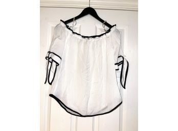 WOMENS LOT OF 2 WHITE CHIC TOP FROM WORTHINGTON & BOW-TIE CUFF PLEATED BLACK TRIM TOP SIZE S