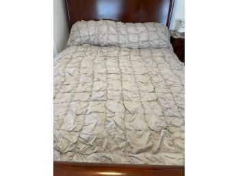 EXPENSIVE AND MINT NORDSTROM AT HOME PALE OYSTER GREY QUILTED KING SIZE COVERLET COMFORTER