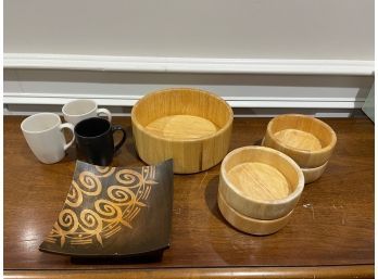 HOME ESSENTIALS LOT OF LARGE WOODEN SALAD BOWL & MATCHING  4 BOWLS, ASIAN INSPIRED PLATE, & 3 MUGS