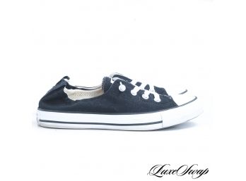 CHANNEL YOUR INNER SNOOP DOGG - BLACK AND WHITE CONVERSE ALL STAR LOW SNEAKERS 9.5M