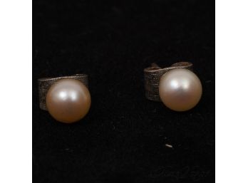 ONE BEAUTIFUL AND CLASSIC PAIR OF PEARL EARRINGS MOUNTED ON STERLING SILVER
