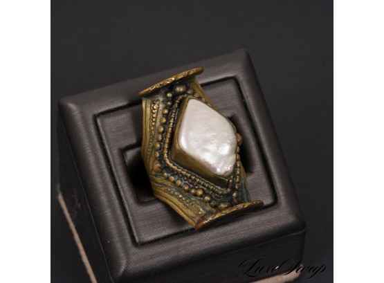 VERY SEVAN : ANONYMOUS HAND TOOLED LARGE BRASS RING WITH DIAMOND SHAPED MOTHER OF PEARL STONE