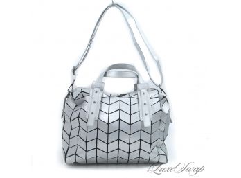 LIKE NEW AND TOTALLY COOL EMILIO PEPE ITALY SILVER METALLIC EFFECT MOSAIC FUTURISTIC BAG WSTRAP