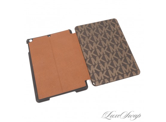 BRAND NEW WITHOUT TAGS MICHAEL KORS MK MONOGRAM IPAD AIR CASE WITH BUILT IN KEYBOARD