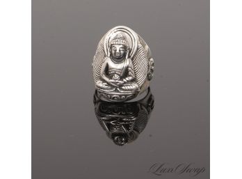 A HIGHLY ORNATE AND LARGE HEAVY .925 STERLING SILVER ICON RING FEATURING BUDDHA