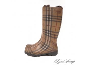 THE STARS OF THE SHOW : AUTHENTIC BURBERRY MADE IN ITALY CLASSIC NOVACHECK WELLINGTON RAIN BOOTS 37