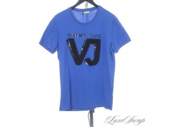 BRAND NEW WITH TAGS AUTHENTIC VERSACE JEANS COUTURE ROYAL BLUE FLOCKED BLACK LOGO TEE SHIRT M