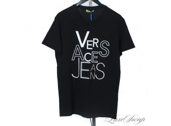 BRAND NEW WITH TAGS AUTHENTIC VERSACE JEANS COUTURE BLACK WHITE JUMBLED LETTERS TEE SHIRT M