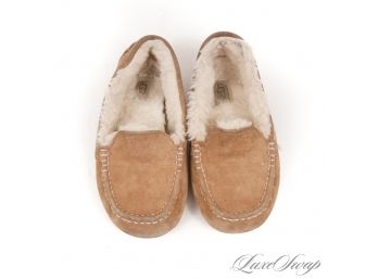 EXCELLENT SHAPE AND LAZY SUNDAY ESSENTIALS! AUTHENTIC UGG AUSTRALIA SHEEPSKIN SHEARLING LOAFERS