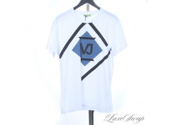 BRAND NEW WITH TAGS AUTHENTIC VERSACE JEANS MENS WHITE LARGE DIAMOND VJ LOGO TEE SHIRT M