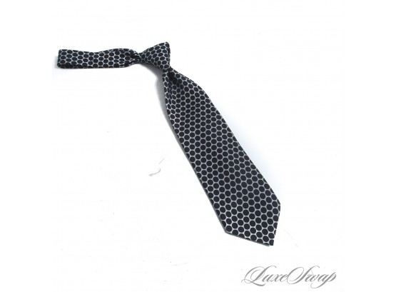 #7 AUTHENTIC AND LIKE NEW GUCCI MADE IN ITALY MENS SILK TIE IN BLACK AND DOLPHIN GREY POLKA DOT MOTIF