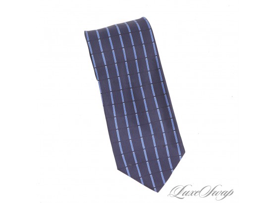 ELEGANCE DEFINED : GIANFRANCO FERRE MADE IN ITALY MENS SILK TIE IN NAVY BLUE WITH SAPPHIRE DASHES