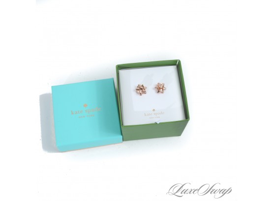 BRAND NEW IN BOX AUTHENTIC KATE SPADE ROSE GOLD TONE GIFT RIBBON SHAPED EARRINGS FOR PIERCED EARS