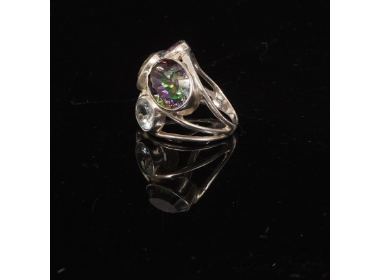 #9 A VERY BEAUTIFUL AND LIKE NEW .925 STERLING SILVER RING WITH AURORA BOREALIS CRYSTAL CABOCHONS