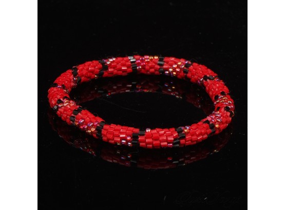 #12 SUPER CUTE! A RECENT BLOOD RED AND BLACK STRIPED PARTIAL SPARKLE CORAL SNAKE FULLY BEADED BRACELET