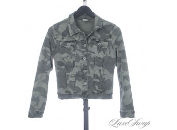 REAL TALK  - ITS FREAKING CUTE. SIX DENIM CURRENT AND LIKE NEW STRETCH CTN GREEN CAMOUFLAGE TRUCKER JACKET XS