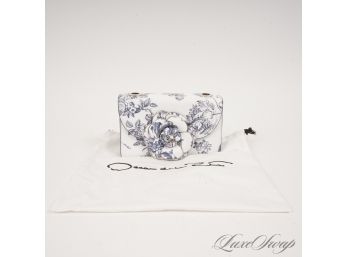 THE STAR OF THE SHOW! BRAND NEW $1500 OSCAR DE LA RENTA MADE IN ITALY WHITE BLUE FLORAL TAPESTRY FLAP BAG