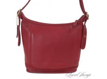 MINT VINTAGE COACH HAND CRAFTED IN UNITED STATES CHERRY RED LEATHER SHOULDER BAG