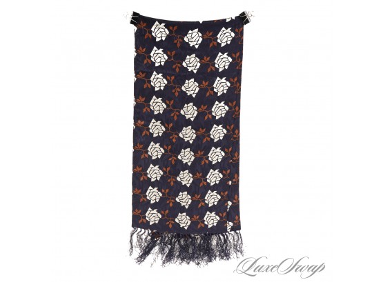 A VINTAGE AUDREY BUCKNER HAND TAILORED JACQUARD SILKY SCARF IN NAVY WITH 1940S DECO MOTIF AND HAND KNOT FRINGE