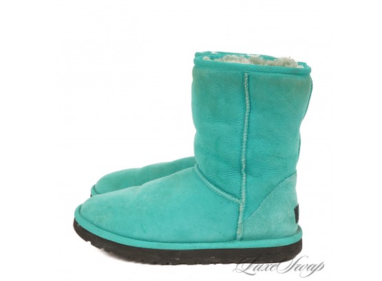 IF ITS GONNA SNOW, MAKE IT FUN RIGHT? UGG AUSTRALIA HI-VIZ TURQUOISE SUEDE SHEARLING FUR LINED BOOTS 7