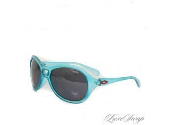 #7 WHAT A COLOR! AUTHENTIC OAKLEY MADE IN USA TRANSLUCENT CARRIBEAN BLUE OVERSIZED DIVA SUNGLASSES