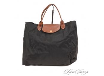 THE ONE EVERYONE WANTS! AUTHENTIC LONGCHAMP MADE IN FRANCE BLACK MICROFIBER BROWN LEATHER TRIM COLLAPSIBLE BAG