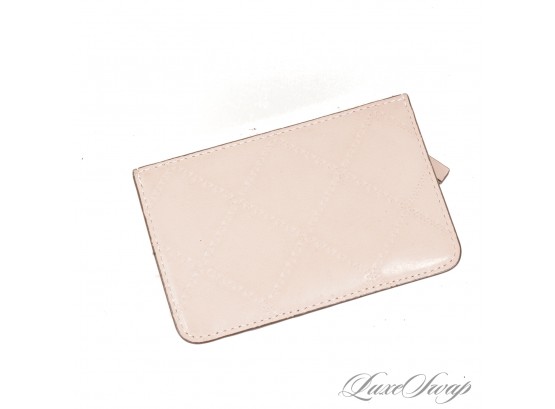 THE CUTEST! TORY BURCH SALMON INFUSED PINK NUDE LEATHER DIAMOND EMBOSSED MONOGRAM CARD CASE DAY WALLET