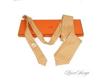 WITH ORIGINAL BOX! AUTHENTIC HERMES MADE IN FRANCE MENS SILK TIE IN BLONDE WITH GEOMETRIC CHAINS 59 EA