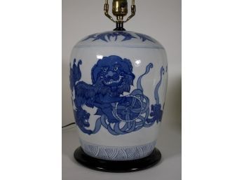 20th Century Chinese Blue & White Foo Dog Motif Table Lamp