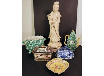 Decorative Asian Porcelain Lot