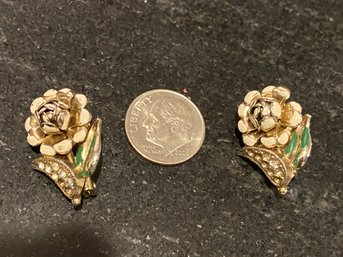 2 Vintage Flower Pins - So Sweet