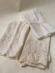 3 Ivory Linen Fingertip Towels
