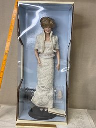 RARE Franklin Mint Diana Doll  Beaded Cream Dress NIB